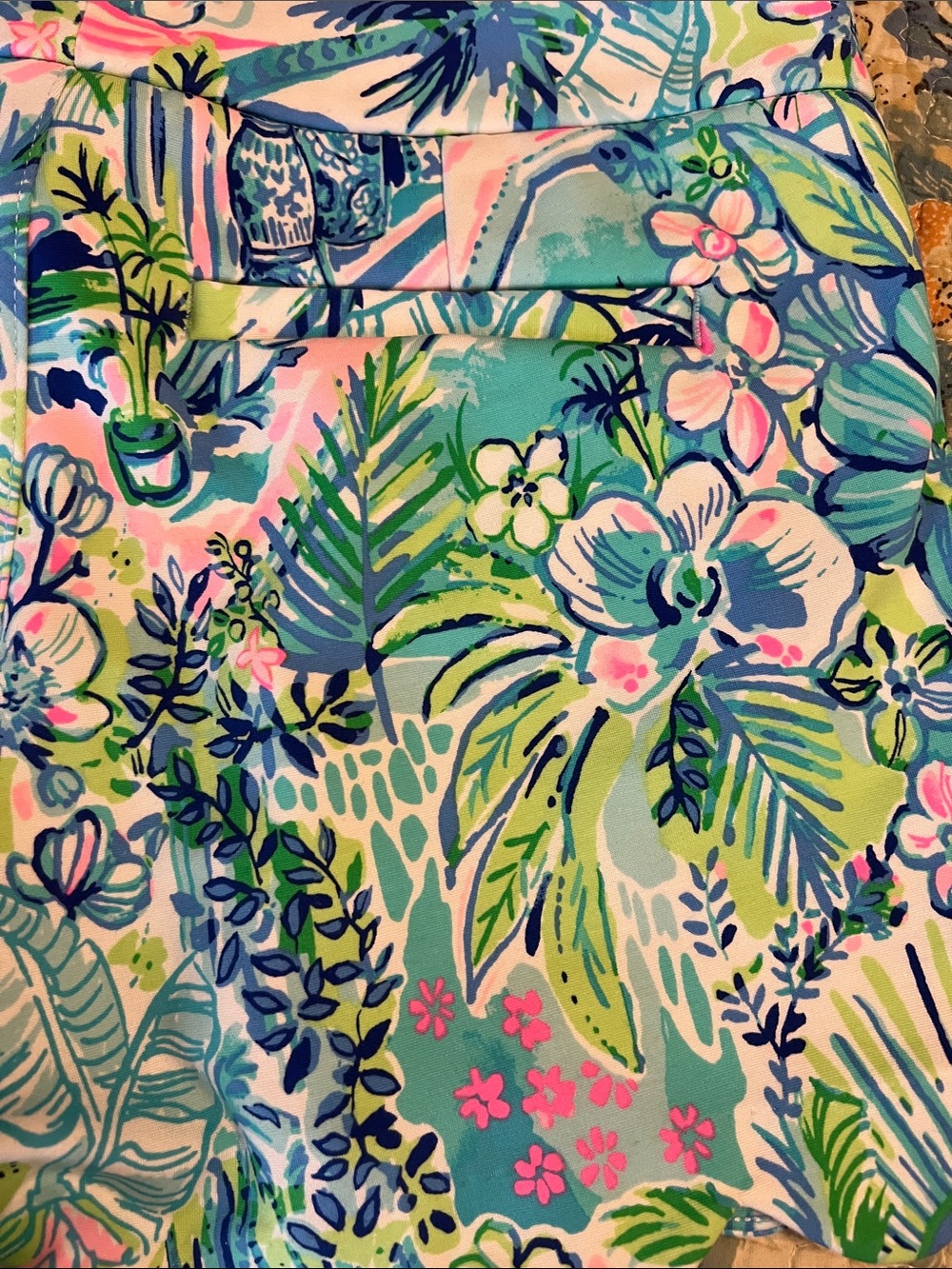 Lilly Pulitzer Scalloped Hem Tropical Print Shorts in Blue, Green, Pink - Picture 7 of 10